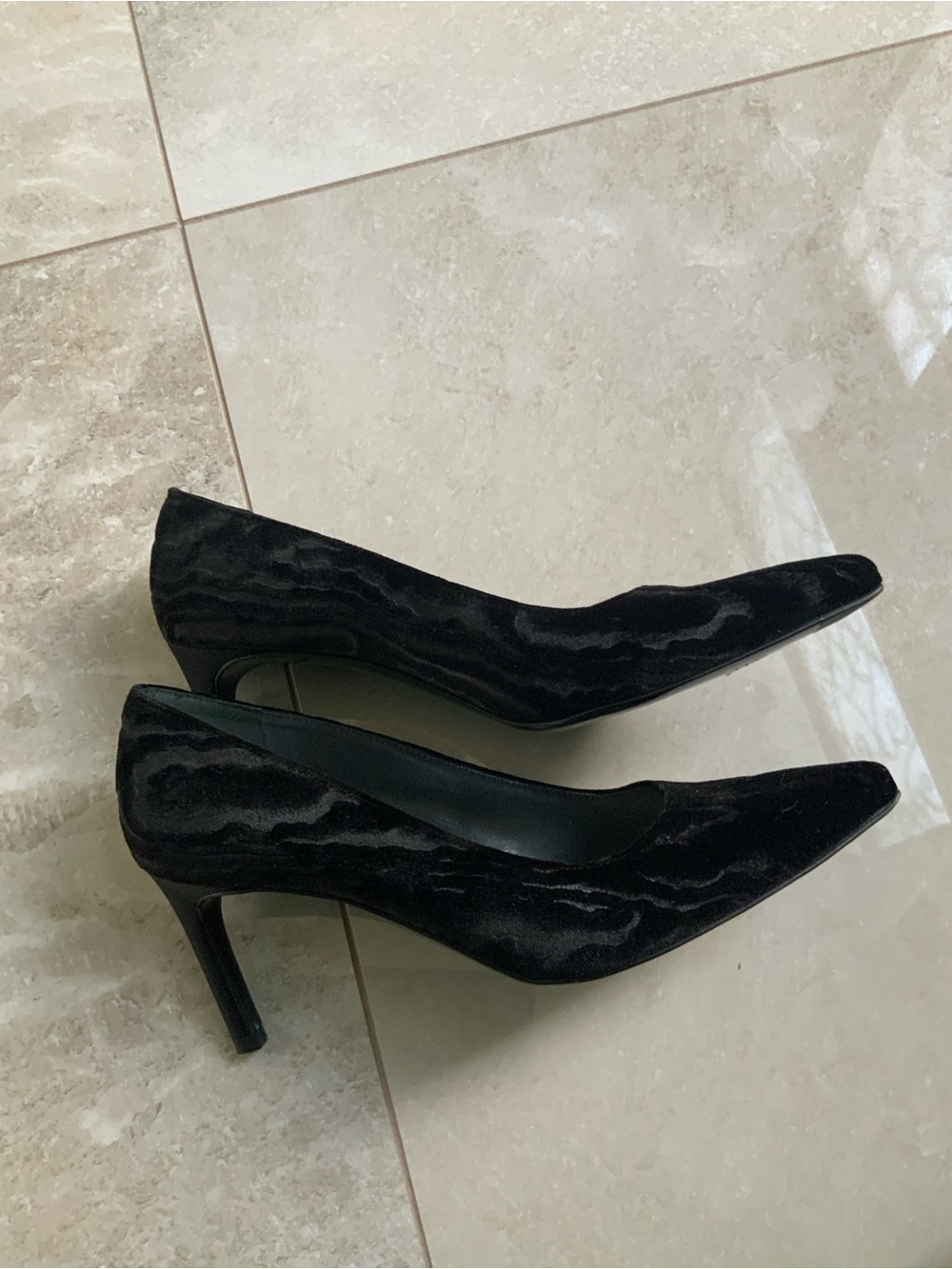 Stuart Weitzman Black velvet stiletto Pointed-Toe Pumps 7 1/2